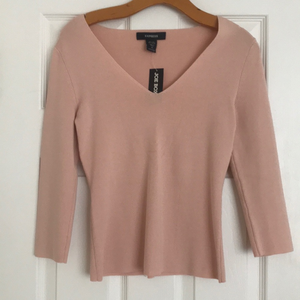 Beautiful classy fit top 65% silk